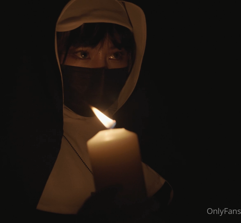 【自打包】onlyfans超人气白虎up-娜娜-修女(1V,1.2G)