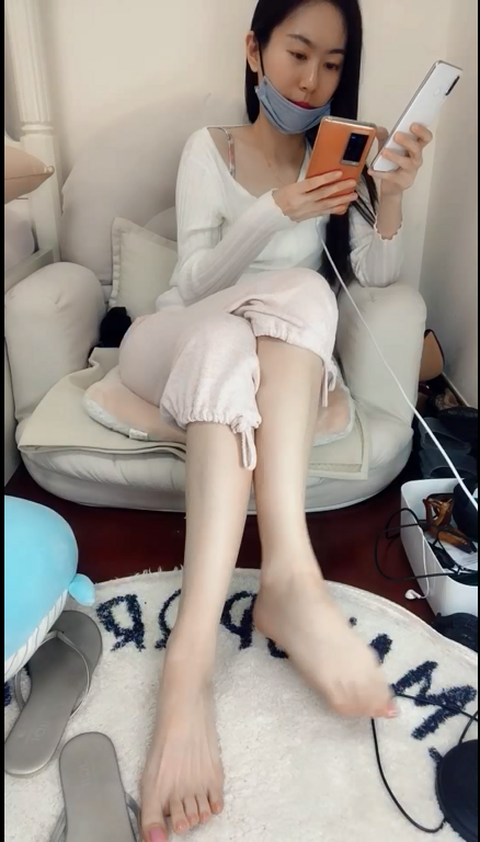 【自打包】源码自录-足控-易直播 泡泡莉(1V,386M)