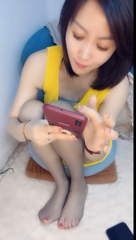 【自打包】源码自录-足控-易直播 媚娘 5(1V,588M)