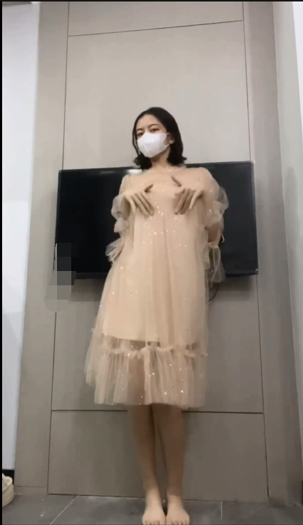 【自打包】推特裸舞长腿女神-西西-裸舞小合集 5(8V,800M)