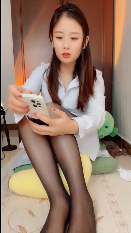 【自打包】源码自录-足控-易直播 手可摘棉花(1V,634M)
