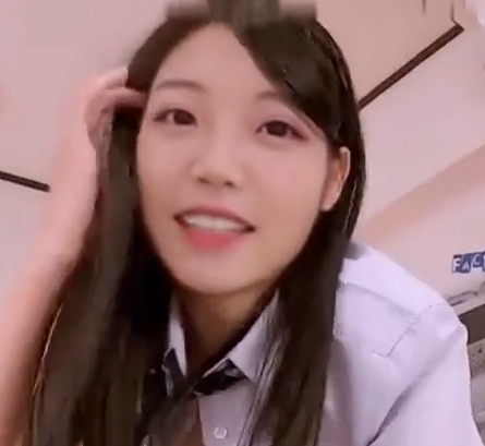 AI换脸欣小萌制服内射+足交 346MB
