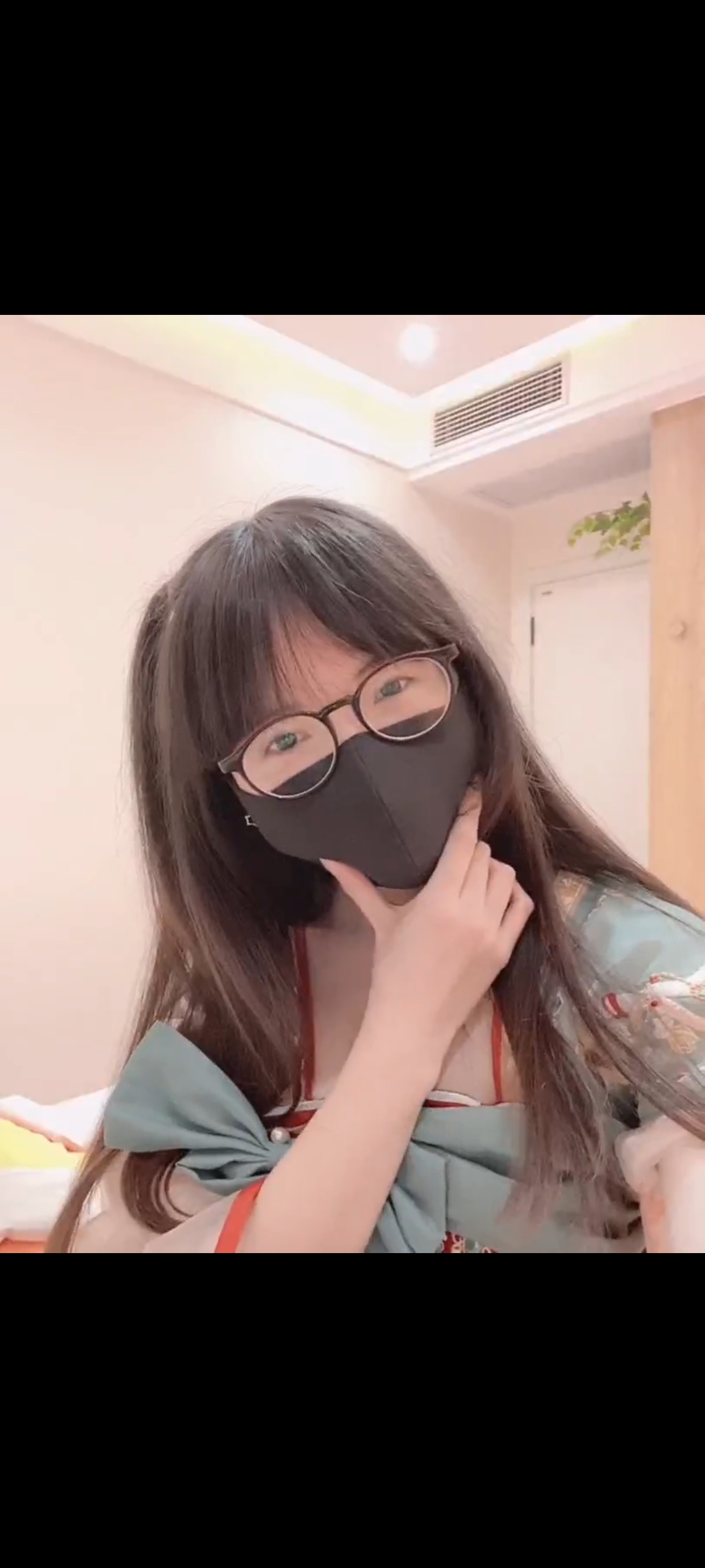 戴口罩的眼镜娘的汉服+jk