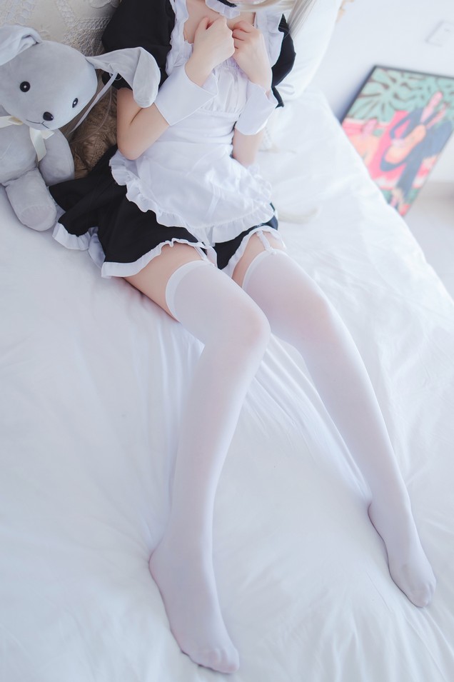 Coser衣衣 - 穹妹女仆 [28P-46MB]