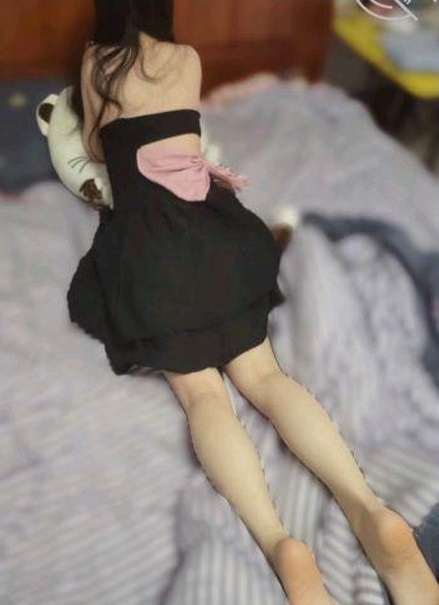 海角乱伦大神鬼父新作->给04年女儿买手机诱导女儿
