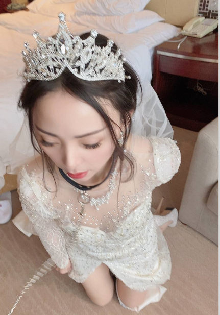 推特极品母狗-兔兔-高价vip视图合集(700P,21V,1.11G)