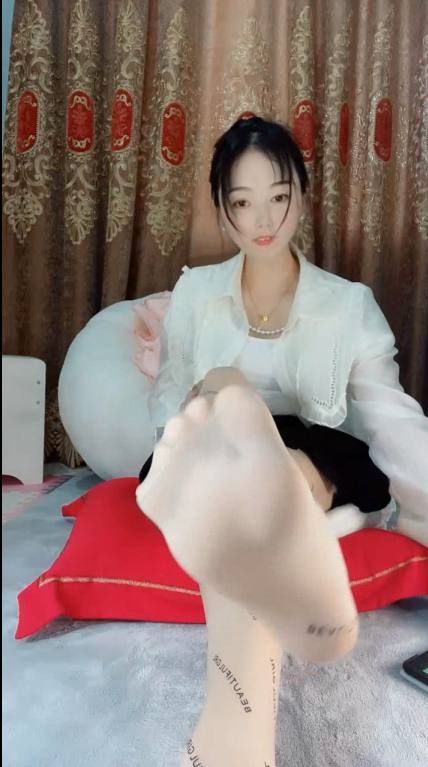 【自打包】源码自录-足控-易直播 万万吖（1V,430M）