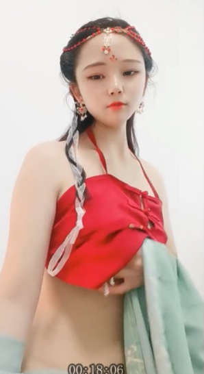 复古汉服极品哺乳期反差人妻-挤奶给B当早餐喝-假屌-瓶子-手指疯狂紫薇很有撸点 1.48G
