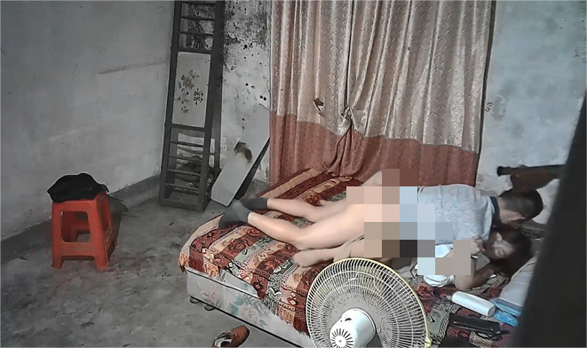 【疯狂少妇百人斩 女版百人斩】学生装站街美少妇大战百男 100V 3.19G