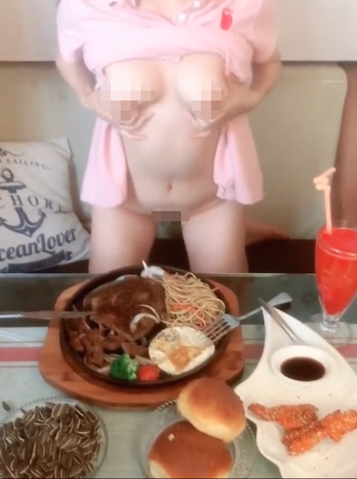 漂亮小姐姐餐厅露出 ：哥哥想要了 操我 ！1V 154MB