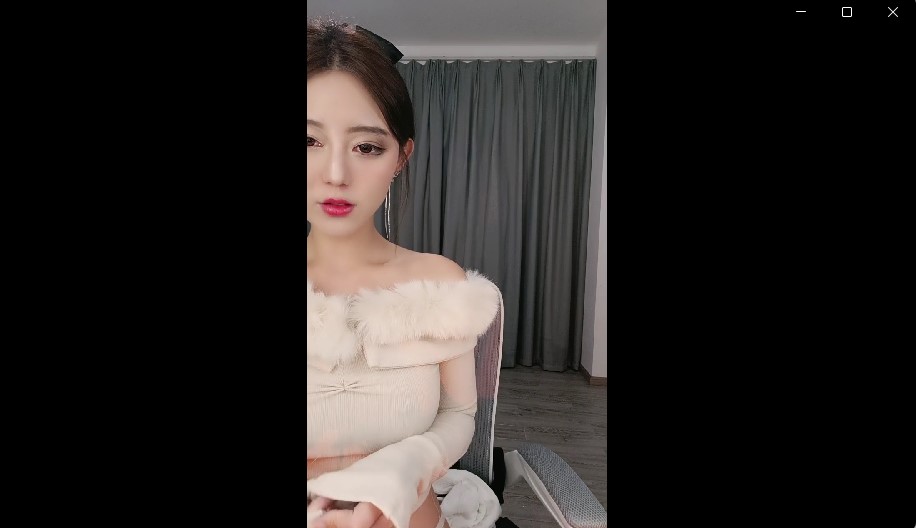 性感网红细腰美腿爆乳！掰穴特写洞口磨蹭，扭腰摆臀玩诱惑【1V/2.6G】
