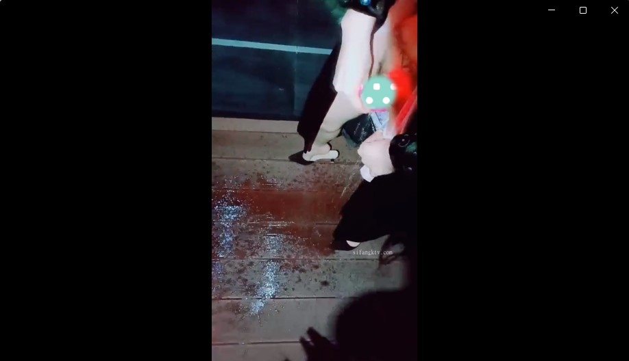 极品骚逼 【涵涵最美】晚上戴着跳蛋逛街潮喷~约炮粉丝操逼【3V/2.5G】