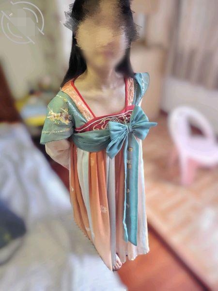 海角乱伦大神鬼父新作-_给女儿买手机诱导女儿口交 最后强插破处内射“爸 疼”高清（52p＋1v＋文案）1.34G