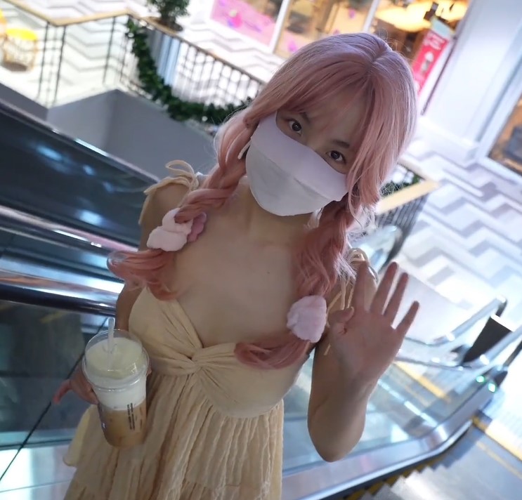 樱花小猫-逛商城后入女友