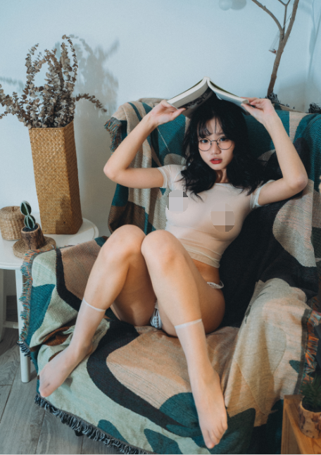 女菩萨-柒柒不可爱（LUST77）-少女记实录（76P,1.27G）