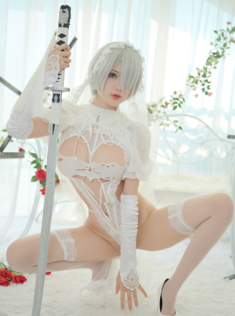 人气coser-一米八的大梨子-2B（24P,100M）