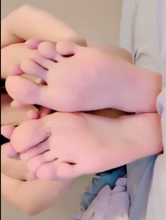 福利姬-蓉蓉小妖精-透明情趣内衣(1V,100M)