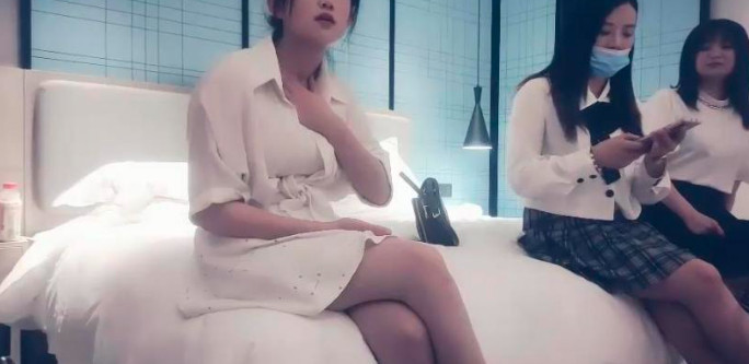 王总探花最新三部合集-找了3个女的一男三女淫乱大战等 1.3G