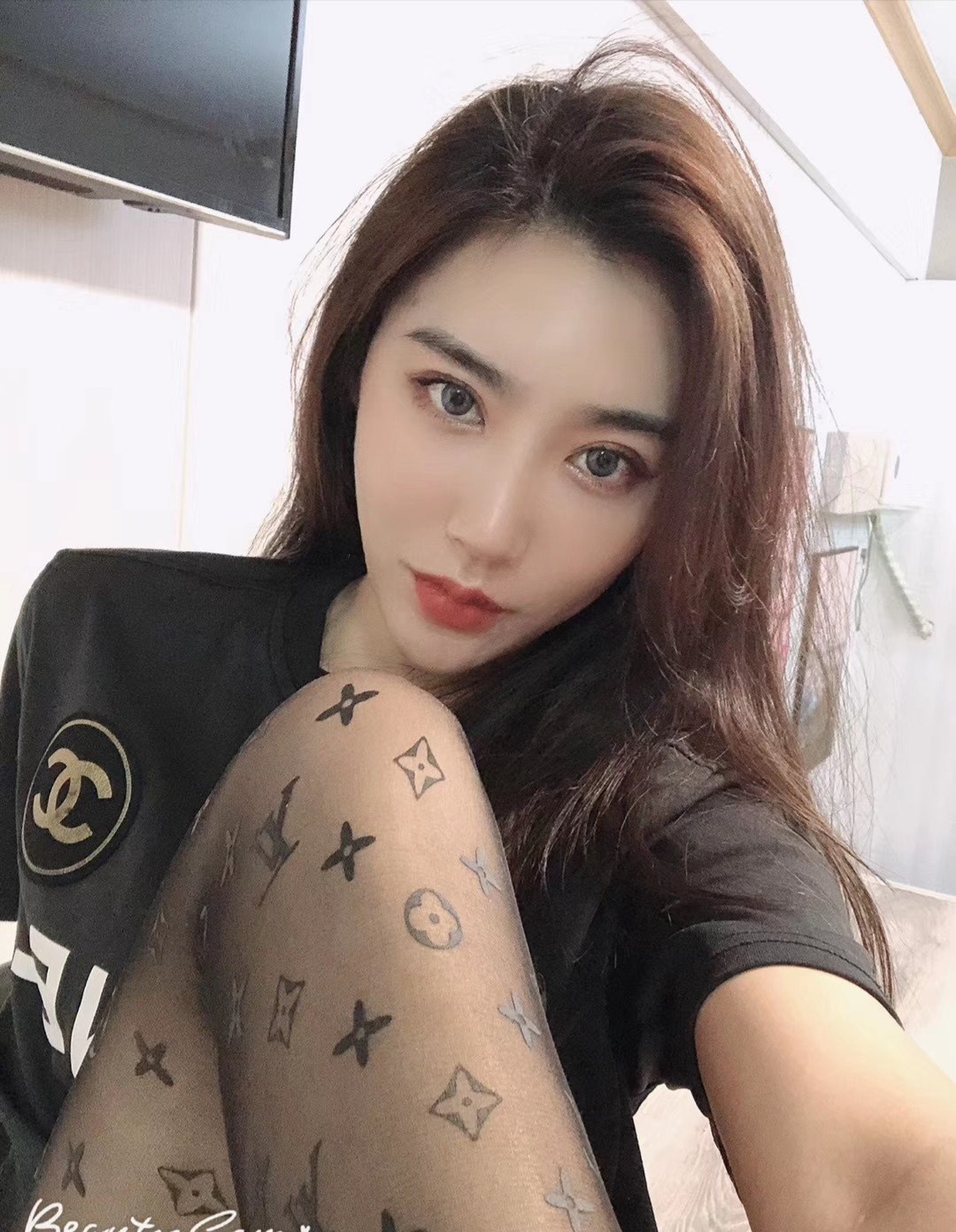微博网红颜值丝足美腿女神博主【林子喵Lynne】微密圈重金付费福利视图合集【555P-34V_505M】