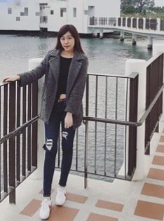 【反差婊子】香港妹子【张玉琦】与炮友酒店性爱自拍流出[4.45 GB20V720P]