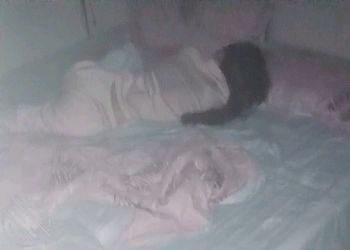 【海角436017】亲妹妹,趁她睡觉时候插了进去,露脸无码只为真实