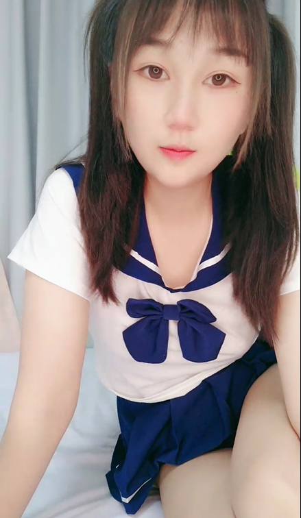 甜美文静小姐姐学生制服双马尾   1.02G