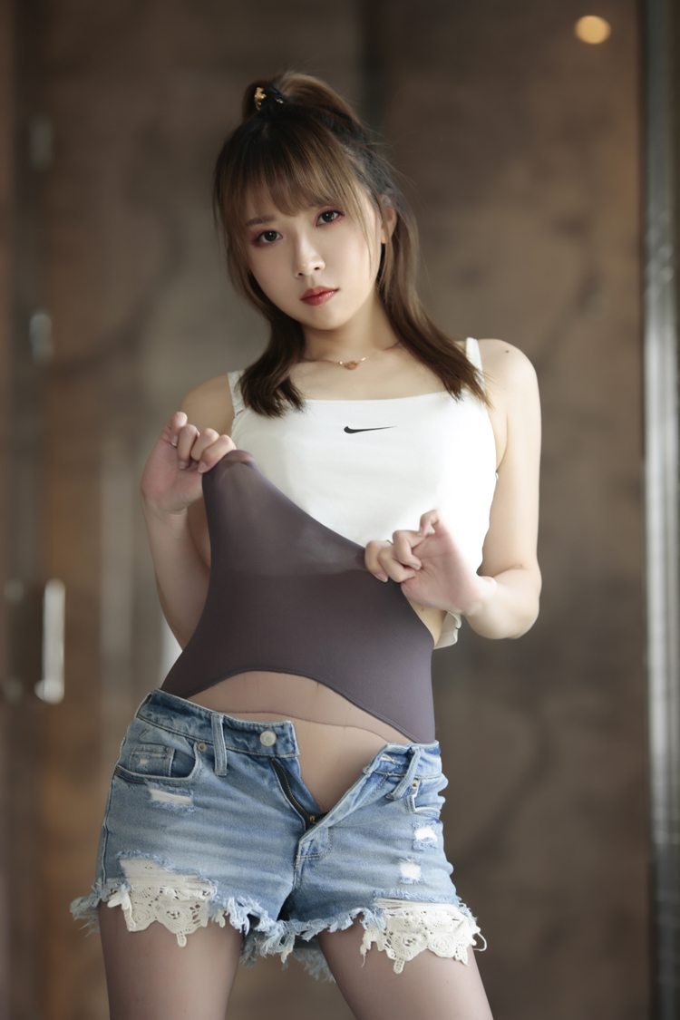 [cosplay]+[asmr]小女巫露娜斗鱼美女主播写真合集[32T+43V/不知道多少反正不超过20g]