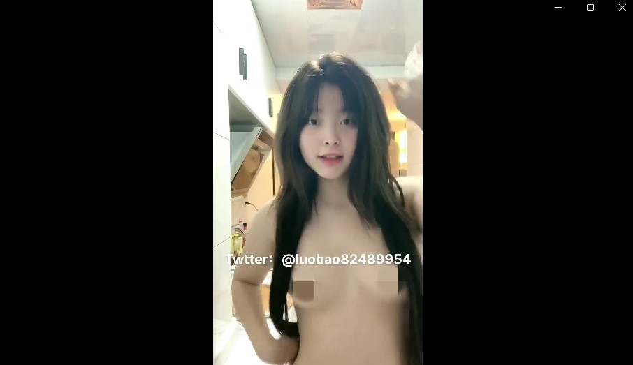 查理高价定制白虎正妹【洛宝】停车场露出自慰 露脸裸舞【5V/911M】