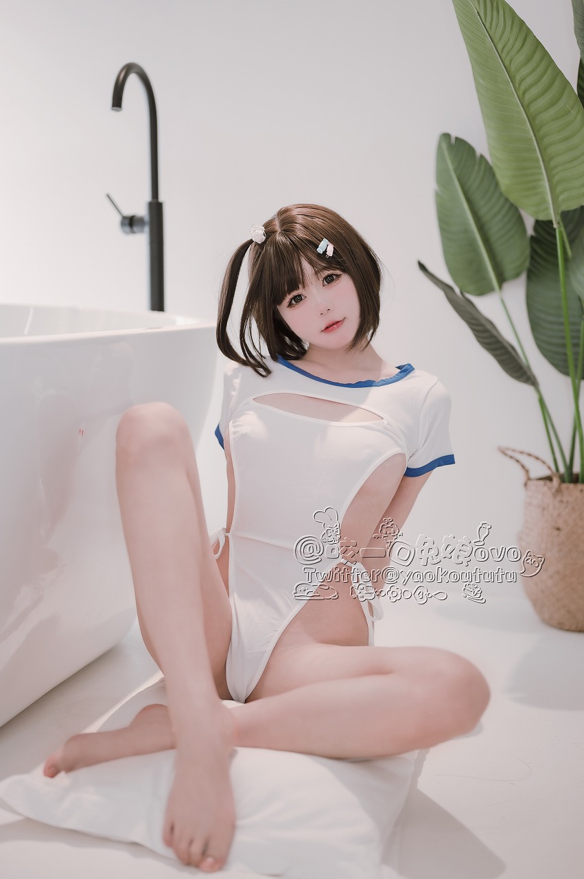 咬一口兔娘(黏黏团子兔) - 纯白欲缸 [57P-482MB]