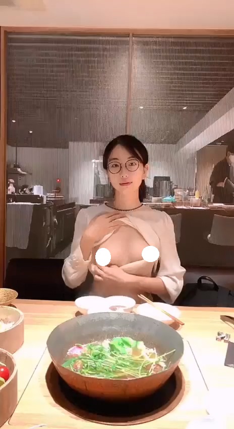 高颜值反差婊 吴梦菲全集泄密 人前女神 背后骚母狗