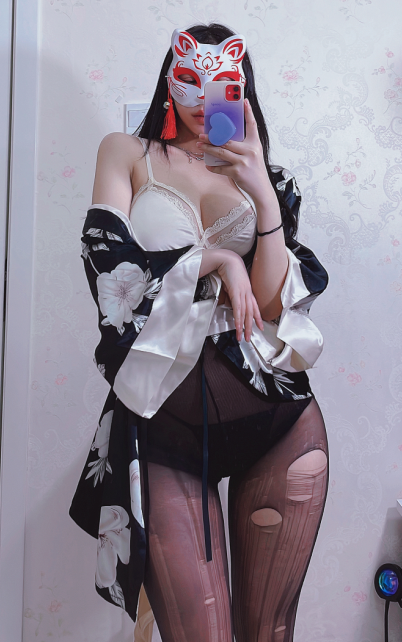 微密圈骚鸡-姐姐_LaLion-1.05最新-开始撕丝 原版(12P,2V,1OOM)
