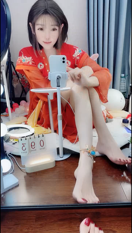 源码自录-足控-易直播 云婉音 4(1V,585M)