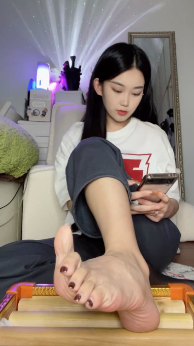 源码自录-足控-易直播 椰子水(1V,170M)