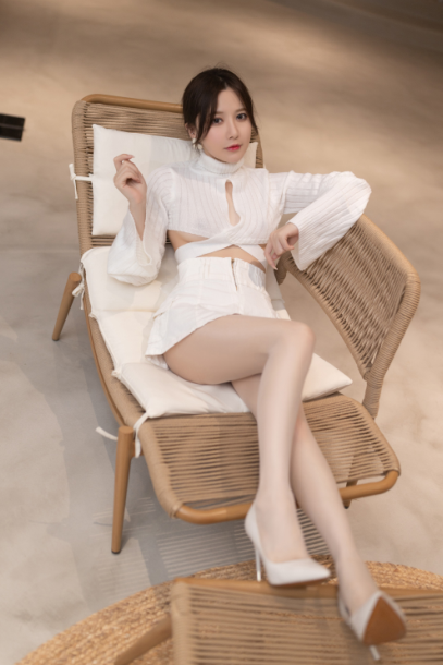 秀人人气女神-鱼子酱fish-内部私购-雪化 原版（116P,1.4G）