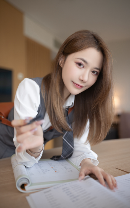 秀人人气女神-鱼子酱fish-内部私购-JK透明 原版(104P,1.18G)
