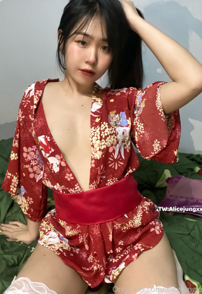 推特泰国嫩妹-alicejungxx-onlyfans视图合集（392P,41V,2.57G）