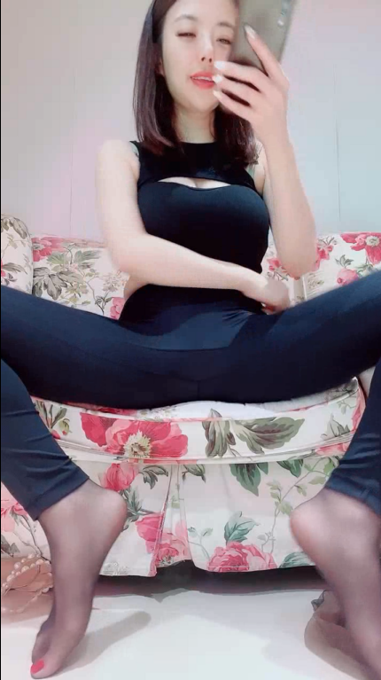 源码自录-足控-易直播 baby思思 10（1V,358M）