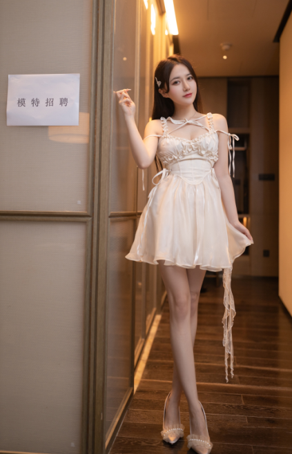 秀人人气女神-鱼子酱fish-内部私购-奶液喷射 原版(130P,786M)