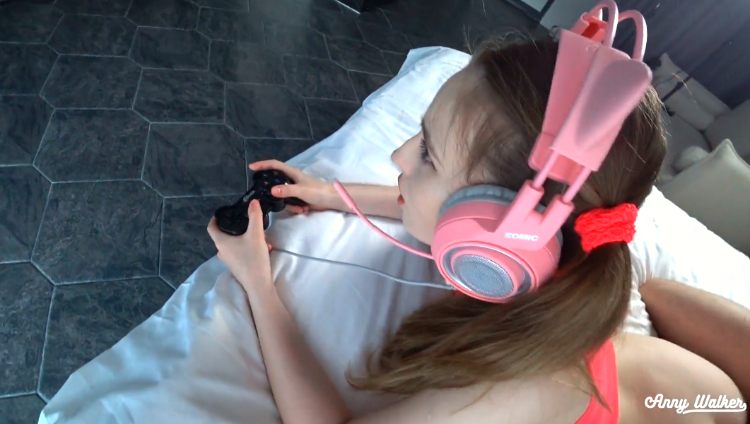 Anny Walker  41V  1080P  22G