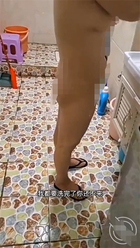 海角-披风少年爱老妈- 跟老妈在厕所干炮真是太骚了 一起洗鸳鸯澡后入啪啪啪 妈妈呻吟爽翻天 狂射一身精液 156M