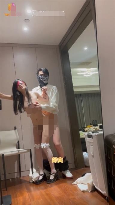 大神小二先生-调教淫奴名场 镜前骑乘内射白丝极品少女 粗屌极限后入摘蕊 337M