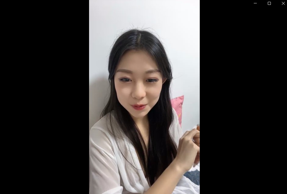 绿播女神下海！收费房大尺度自慰，揉搓阴蒂娇喘【2V/1.1G】