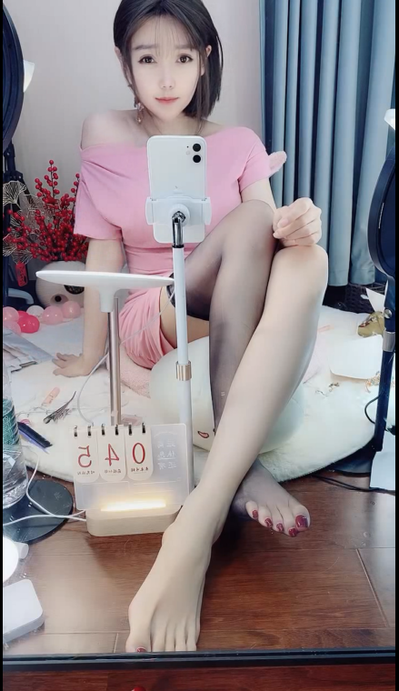 源码自录-足控-易直播 云婉音 7(1V,915M)