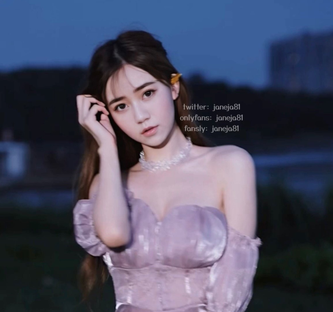 推特超清纯泰国网红-janeja81-Onlyfans视图(193P,56V,10.6G)