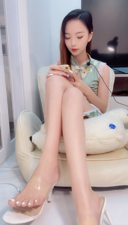 源码自录-足控-易直播 susu 9(1V,240M)