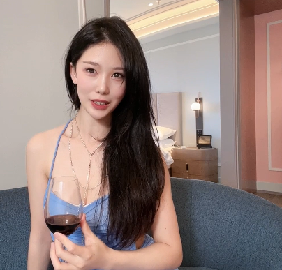 高颜值极品网红美女抖娘利世- 艺人和投资人 剧情视频福利 [1V595MB]