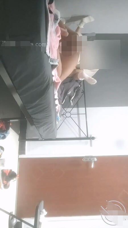 【海角大神-通奸】趁着爸妈都不在家 精虫上脑把刚刚成年的妹妹强奸了 越反抗越兴奋 不行~还痛吗猛腰硬怼 278M