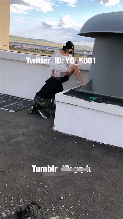 推特绿帽大神YQ未流出新作-淫荡骚妻健身房楼顶勾引健身教练 跪舔后入冲刺 516M