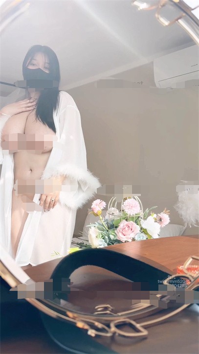 极品温柔妹妹『九儿』巨乳定制-最新主题新作《白月光》 2050M