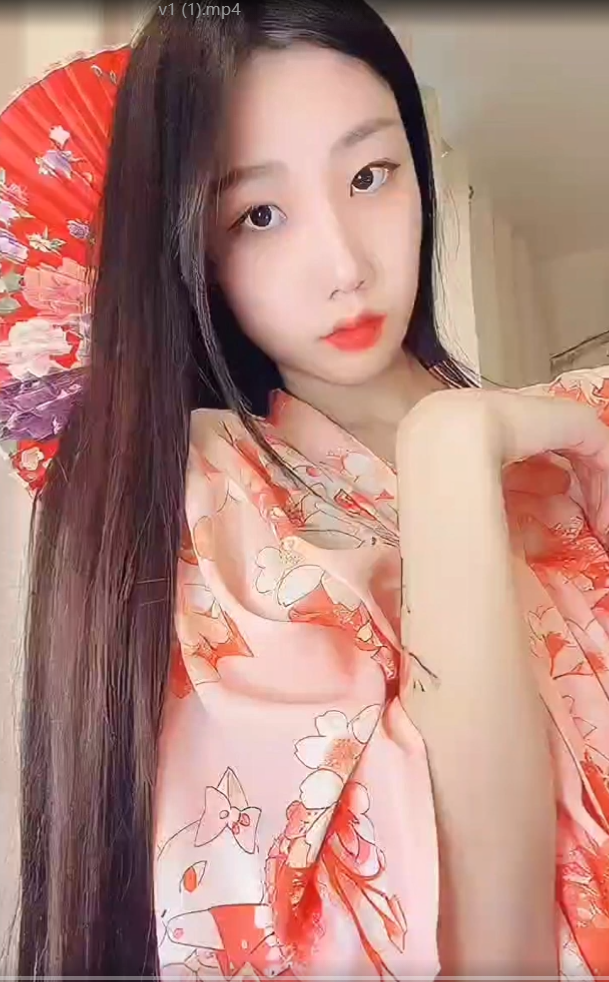 八月未央-露脸大秀桃花浴道具【2V 4.74GB】